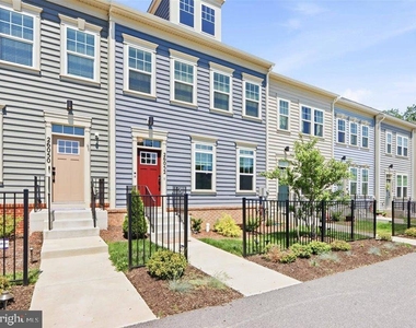 26052 Ridge Road - Photo Thumbnail 3