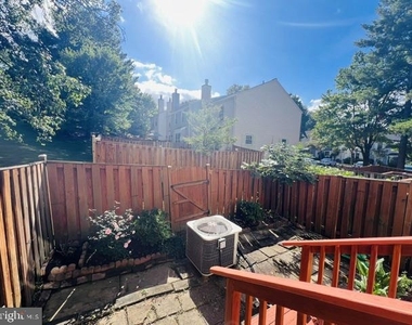 10508 Smithy Court - Photo Thumbnail 8