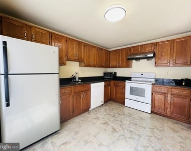 10508 Smithy Court - Photo Thumbnail 2