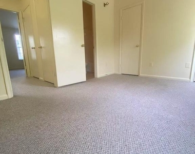 10508 Smithy Court - Photo Thumbnail 18