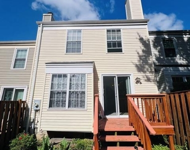 10508 Smithy Court - Photo Thumbnail 13