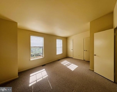10508 Smithy Court - Photo Thumbnail 17