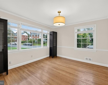 406 Gilmoure Drive - Photo Thumbnail 37