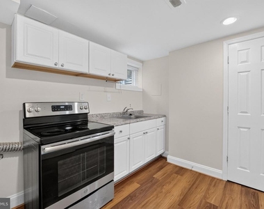 406 Gilmoure Drive - Photo Thumbnail 15