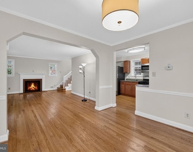 406 Gilmoure Drive - Photo Thumbnail 34