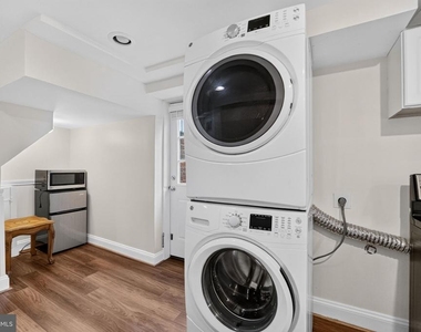 406 Gilmoure Drive - Photo Thumbnail 16