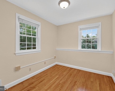 406 Gilmoure Drive - Photo Thumbnail 23