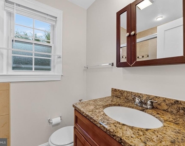 406 Gilmoure Drive - Photo Thumbnail 35