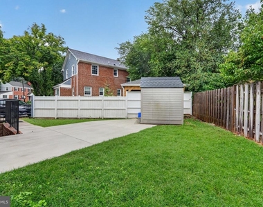 406 Gilmoure Drive - Photo Thumbnail 40