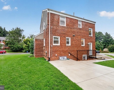 406 Gilmoure Drive - Photo Thumbnail 38