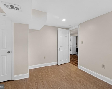 406 Gilmoure Drive - Photo Thumbnail 36
