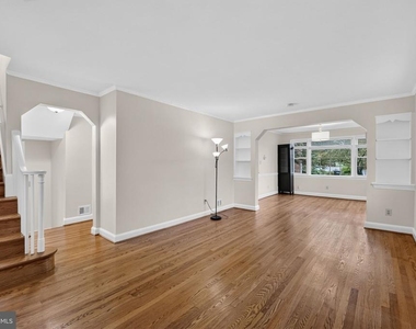 406 Gilmoure Drive - Photo Thumbnail 25