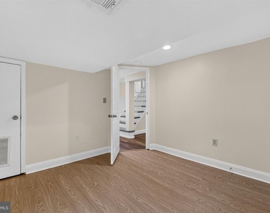 406 Gilmoure Drive - Photo Thumbnail 28