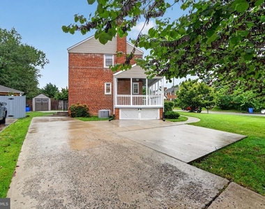 406 Gilmoure Drive - Photo Thumbnail 42