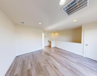 10366 Jacobsen Street - Photo Thumbnail 15