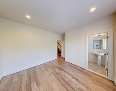 10366 Jacobsen Street - Photo Thumbnail 11