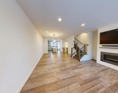 10366 Jacobsen Street - Photo Thumbnail 2