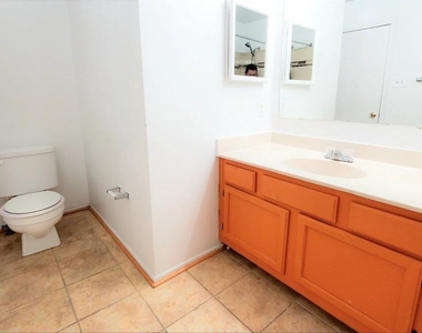 3734 Amsterdam Terrace - Photo Thumbnail 20
