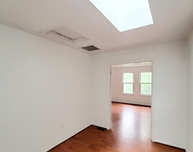 3734 Amsterdam Terrace - Photo Thumbnail 14