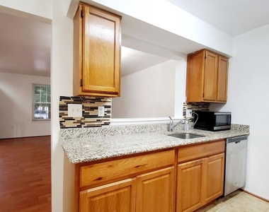 3734 Amsterdam Terrace - Photo Thumbnail 10