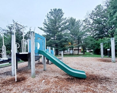 3734 Amsterdam Terrace - Photo Thumbnail 28