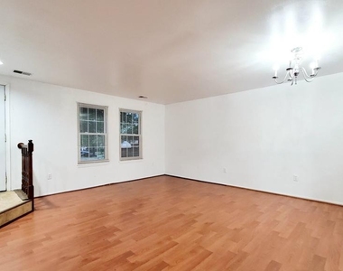 3734 Amsterdam Terrace - Photo Thumbnail 3