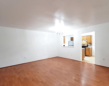 3734 Amsterdam Terrace - Photo Thumbnail 8