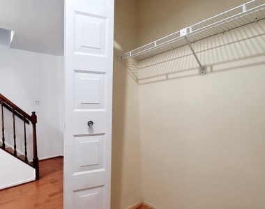 3734 Amsterdam Terrace - Photo Thumbnail 25