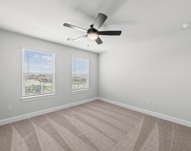 9312 Gladsome Path - Photo Thumbnail 11