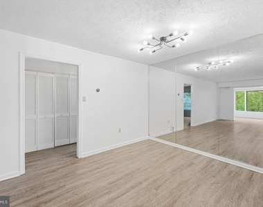 898 Windbrooke Drive - Photo Thumbnail 21
