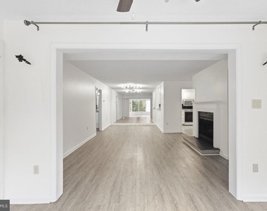 898 Windbrooke Drive - Photo Thumbnail 19