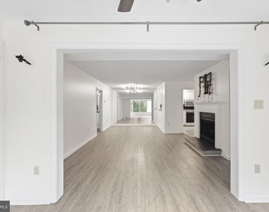 898 Windbrooke Drive - Photo Thumbnail 18