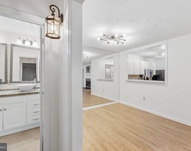 898 Windbrooke Drive - Photo Thumbnail 26