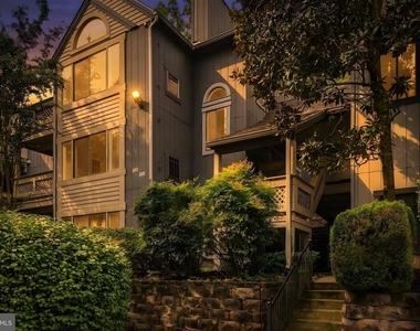 898 Windbrooke Drive - Photo Thumbnail 2