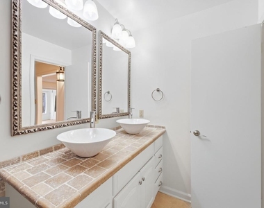 898 Windbrooke Drive - Photo Thumbnail 25