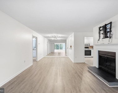 898 Windbrooke Drive - Photo Thumbnail 10