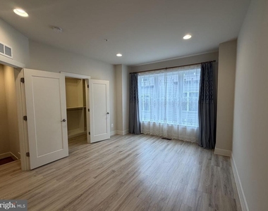 111 Heath Place - Photo Thumbnail 17