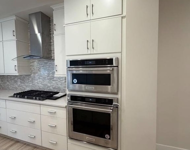 111 Heath Place - Photo Thumbnail 8