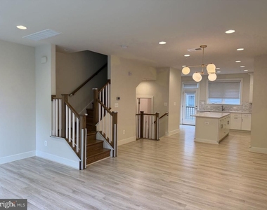 111 Heath Place - Photo Thumbnail 10