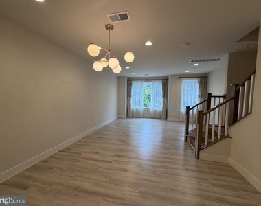 111 Heath Place - Photo Thumbnail 13