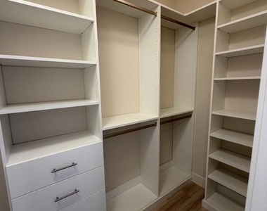 111 Heath Place - Photo Thumbnail 18
