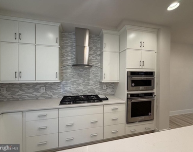 111 Heath Place - Photo Thumbnail 11