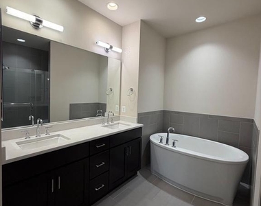 111 Heath Place - Photo Thumbnail 21