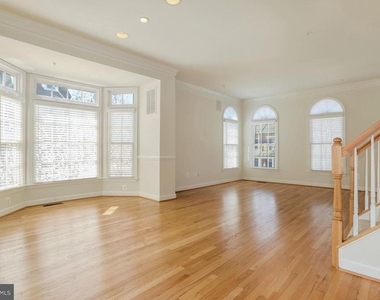 312 Casey Lane - Photo Thumbnail 6