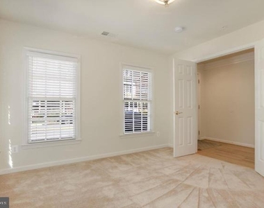 312 Casey Lane - Photo Thumbnail 5