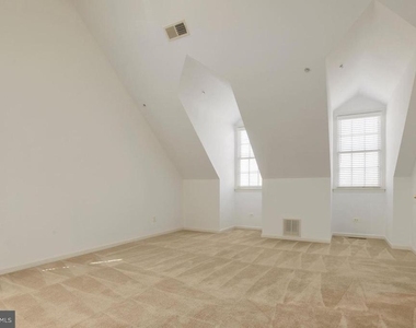 312 Casey Lane - Photo Thumbnail 18