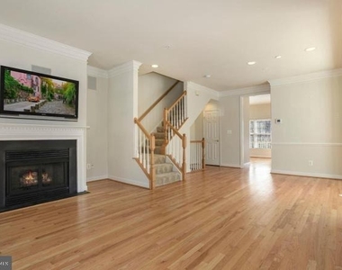 312 Casey Lane - Photo Thumbnail 8