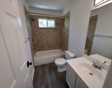 7613 Peabody Dr - Photo Thumbnail 11