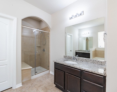 8258 Arezzo Dr - Photo Thumbnail 19