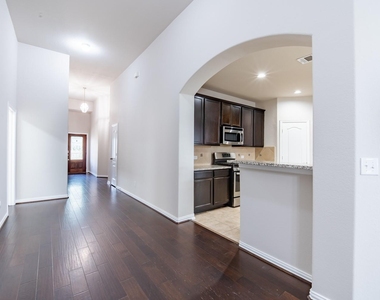 8258 Arezzo Dr - Photo Thumbnail 9